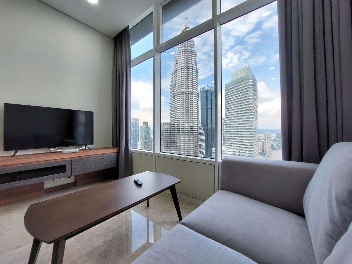 Sky Suites With Klcc Twin Tower View By Irent365 Kuala Lumpur Cameră foto