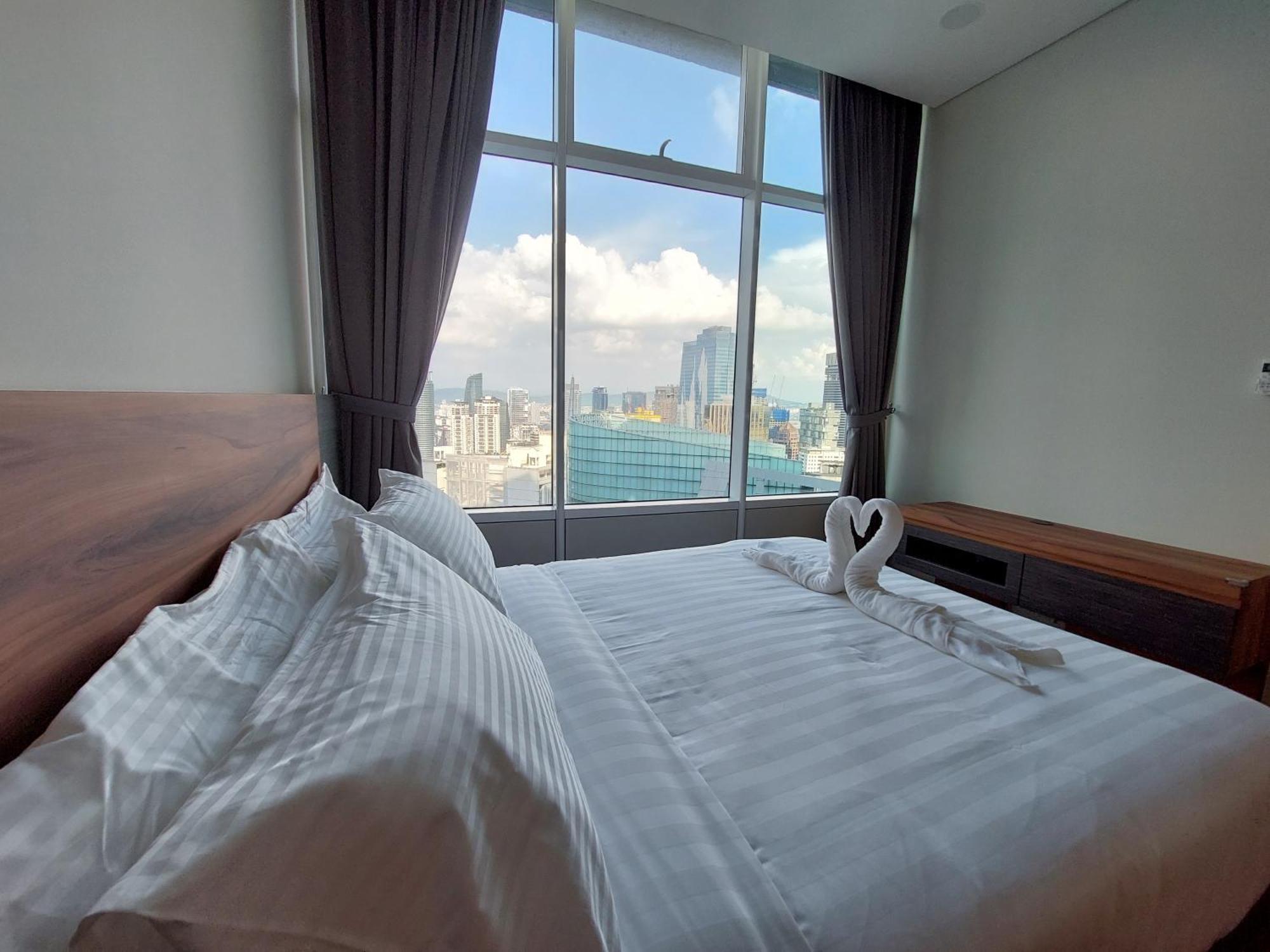 Sky Suites With Klcc Twin Tower View By Irent365 Kuala Lumpur Cameră foto